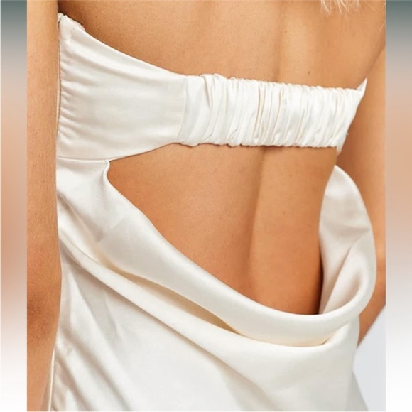 Satin strapless dress - Picture 3 of 11